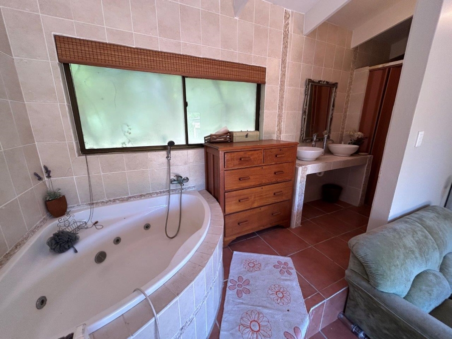 4 Bedroom Property for Sale in Noorsekloof Eastern Cape
